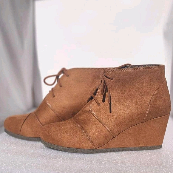 Cityclassified Shoes - Suede Brown Lace Up Wedge Ankle Booties